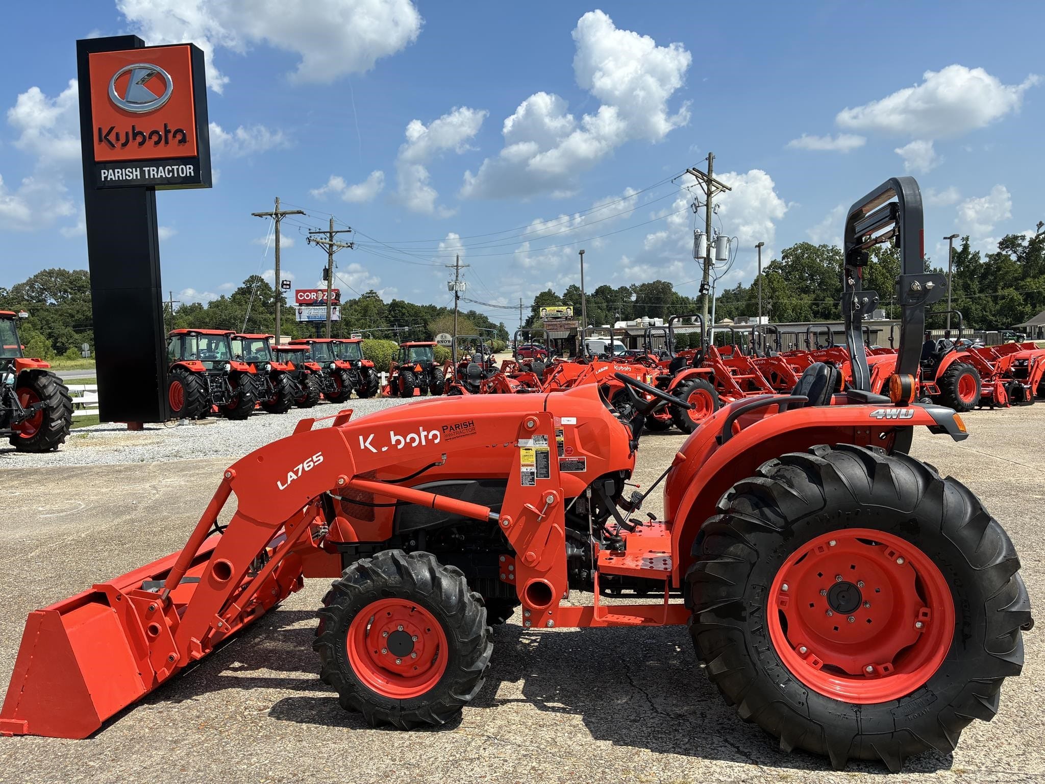 2023 Kubota L4701DT Equipment Image0