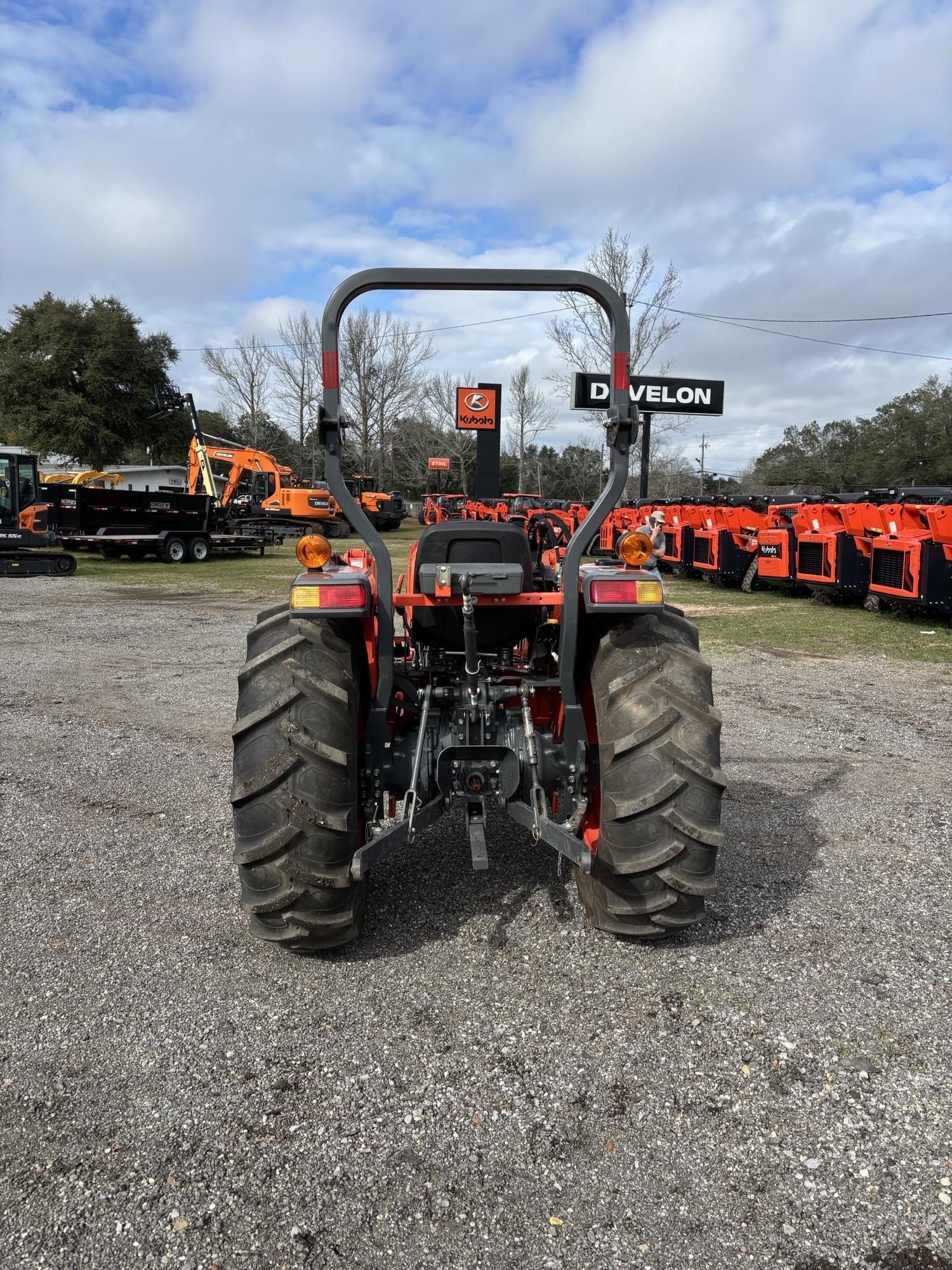 Kubota L4701HST Equipment Image0