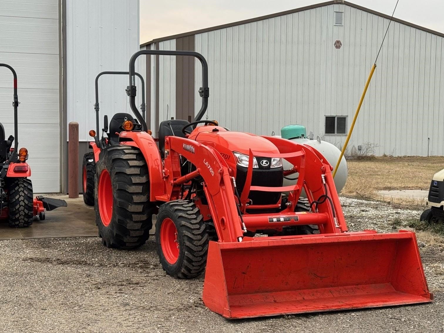 2020 Kubota L4701HST Equipment Image0