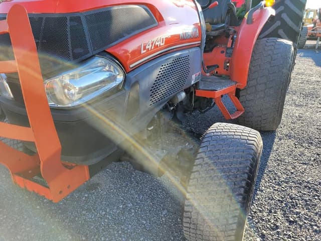 Image of Kubota L4740 equipment image 2