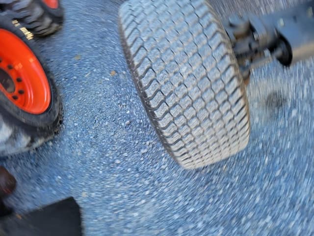 Image of Kubota L4740 equipment image 3