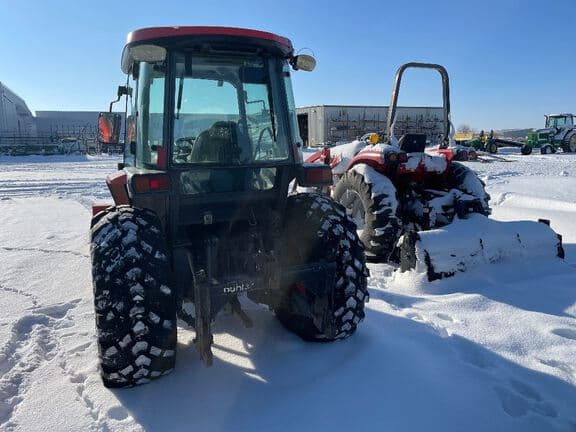 Image of Kubota L4740 equipment image 4