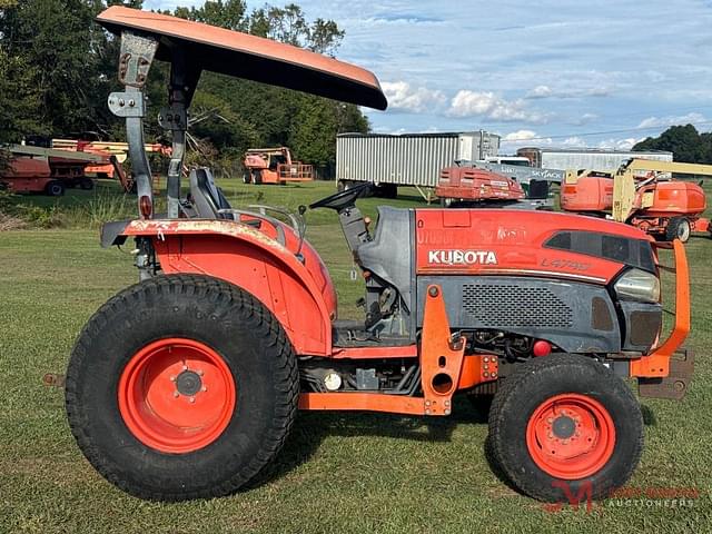 Image of Kubota L4740 equipment image 1