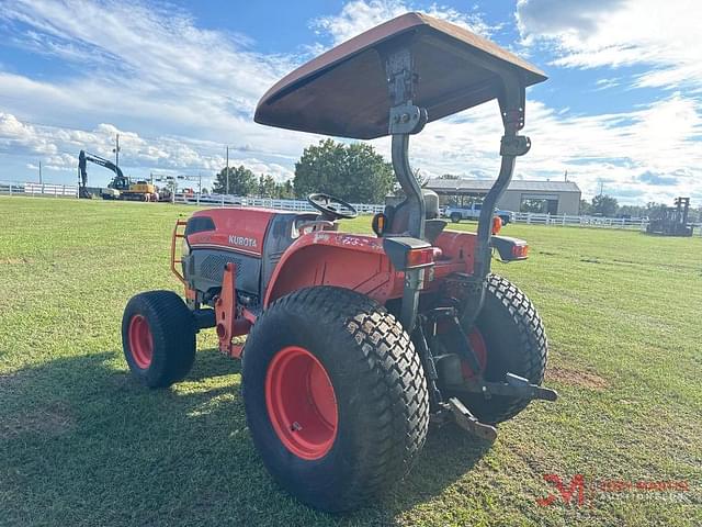 Image of Kubota L4740 equipment image 4