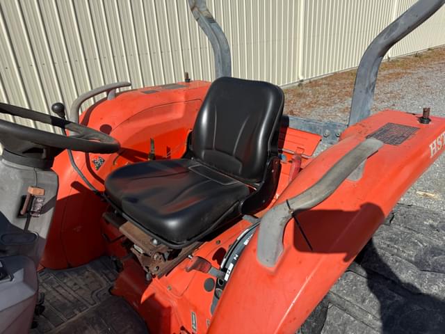 Image of Kubota L4740 equipment image 3