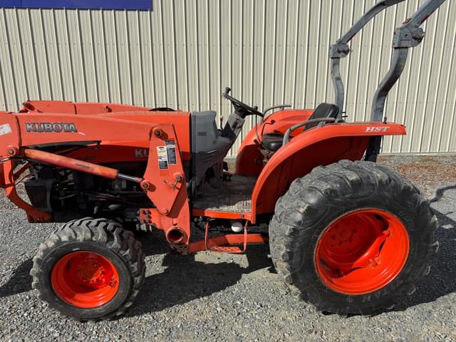 Image of Kubota L4740 equipment image 1