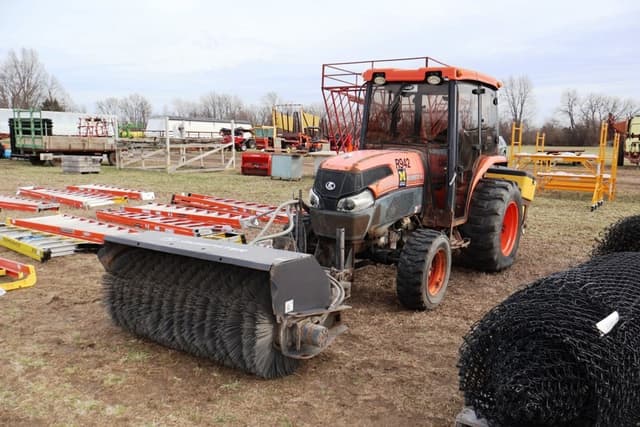 Image of Kubota L4740 equipment image 1