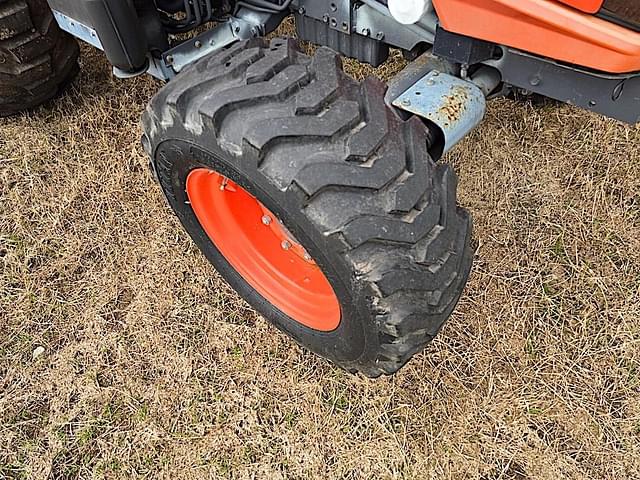 Image of Kubota L4760 equipment image 2