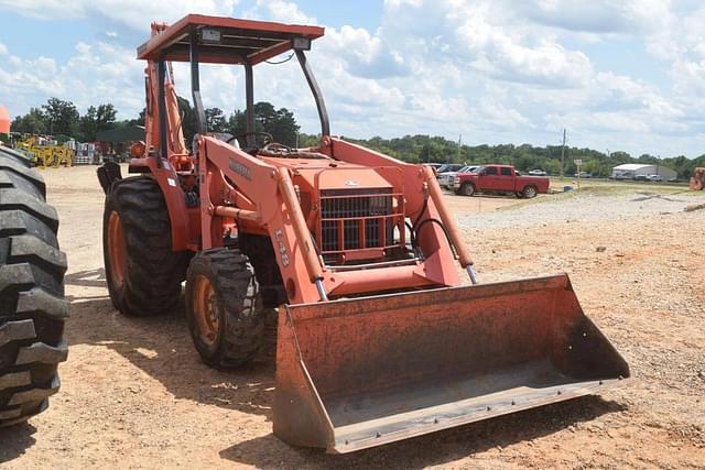 Image of Kubota L48 equipment image 3