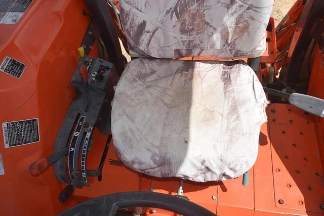 Image of Kubota L48 equipment image 4