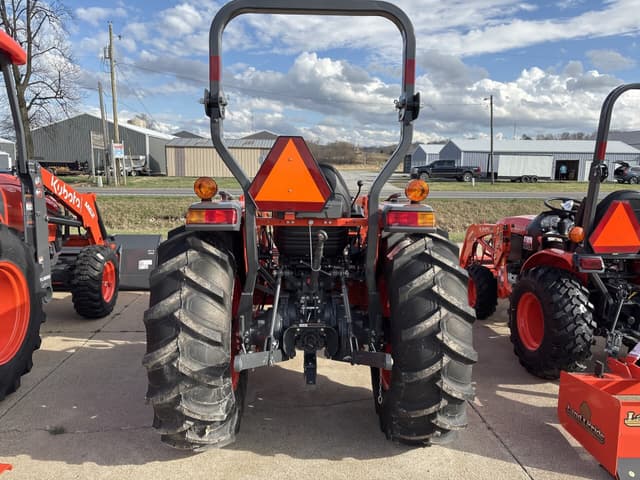 Image of Kubota L4802 equipment image 3