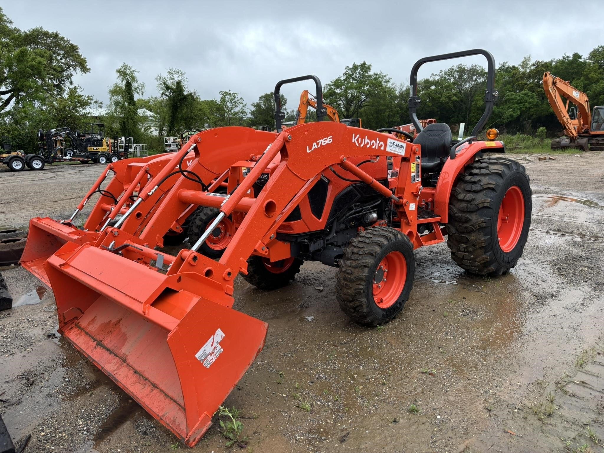 2024 Kubota L4802HST Equipment Image0