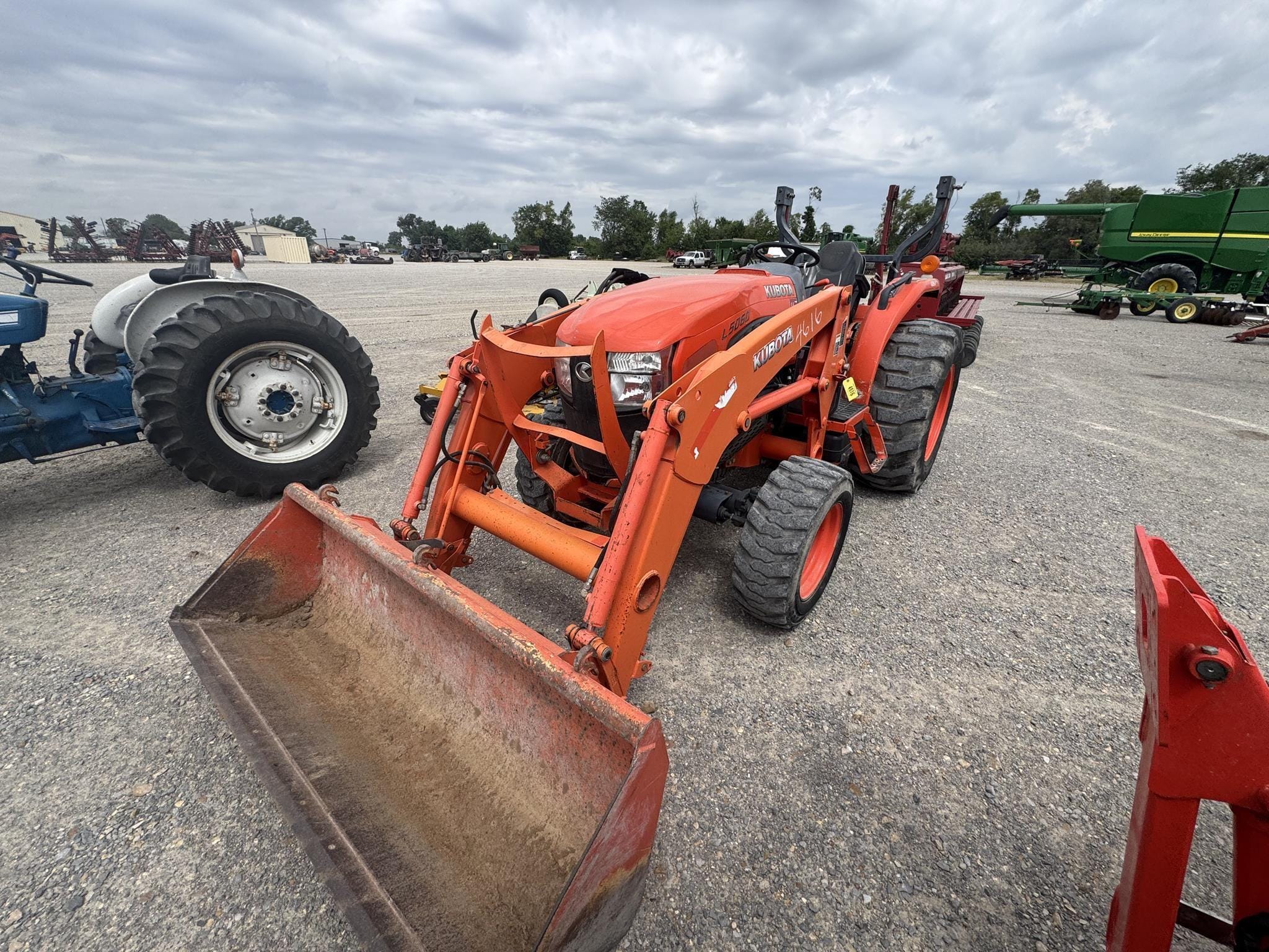 Kubota L5060 Equipment Image0