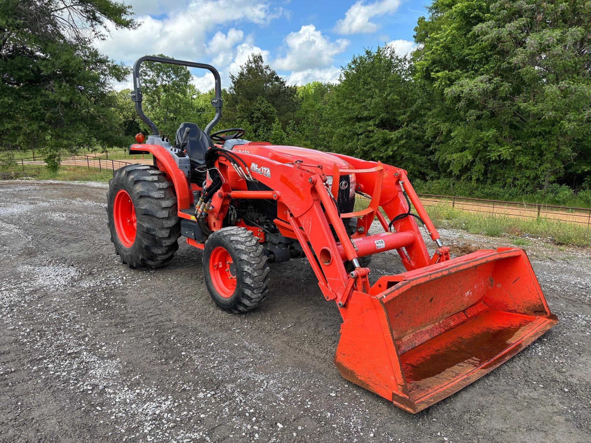 Kubota L5060 Equipment Image0