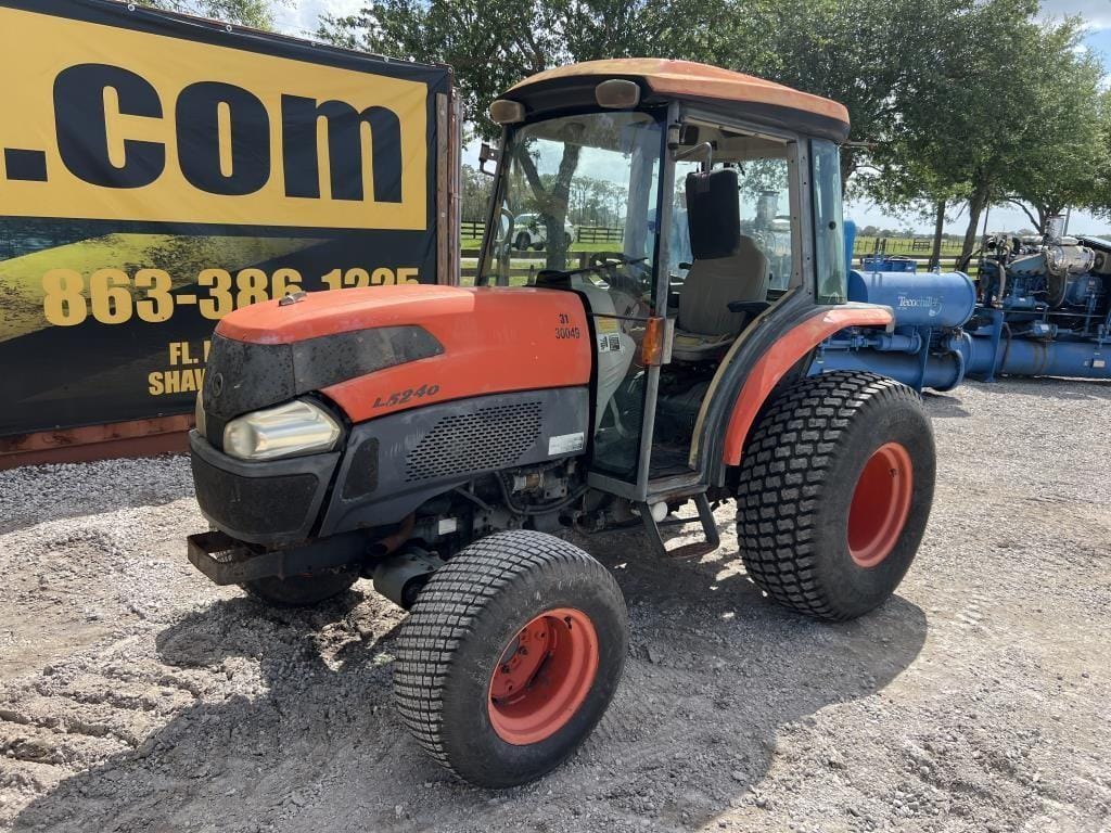 Kubota L5240 Equipment Image0