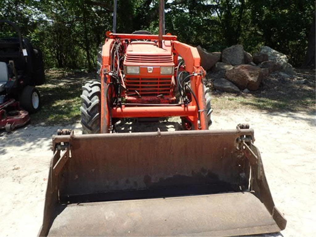 Kubota L5450 Equipment Image0