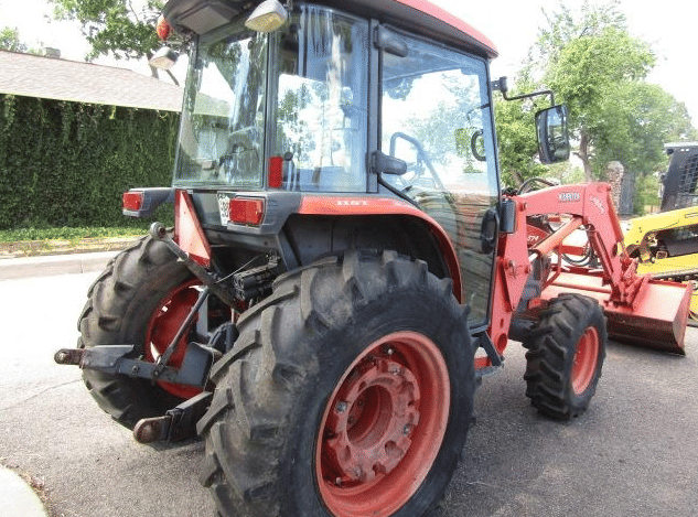 Image of Kubota L5740 equipment image 4