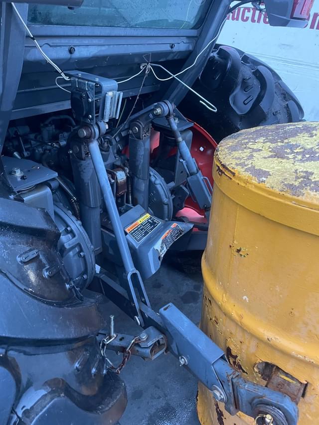 Image of Kubota L5740 equipment image 4