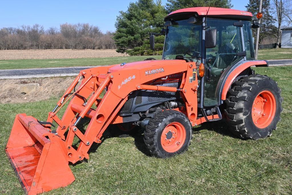 Main image Kubota L5740
