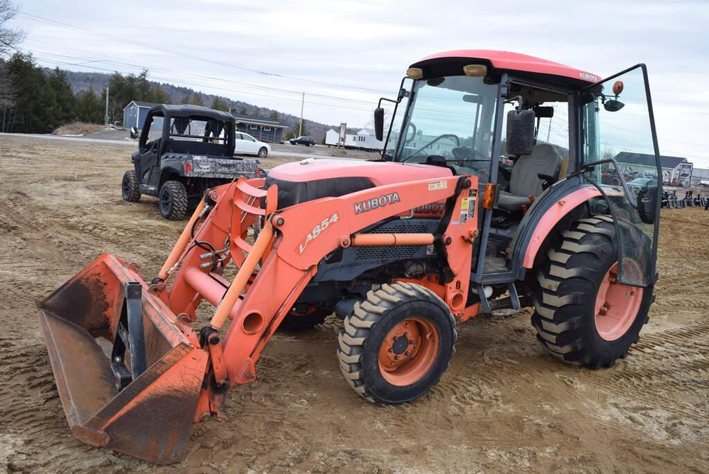 Main image Kubota L5740
