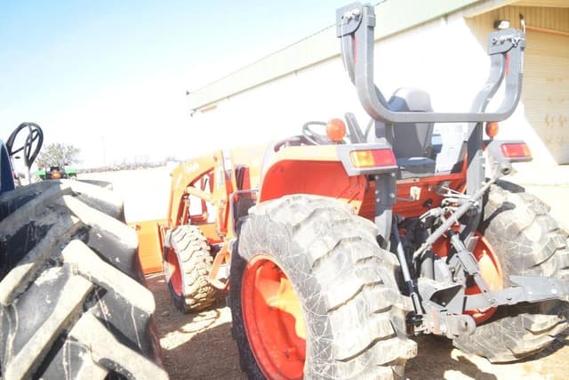 Image of Kubota L6060 equipment image 1