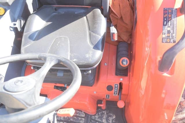 Image of Kubota L6060 equipment image 4