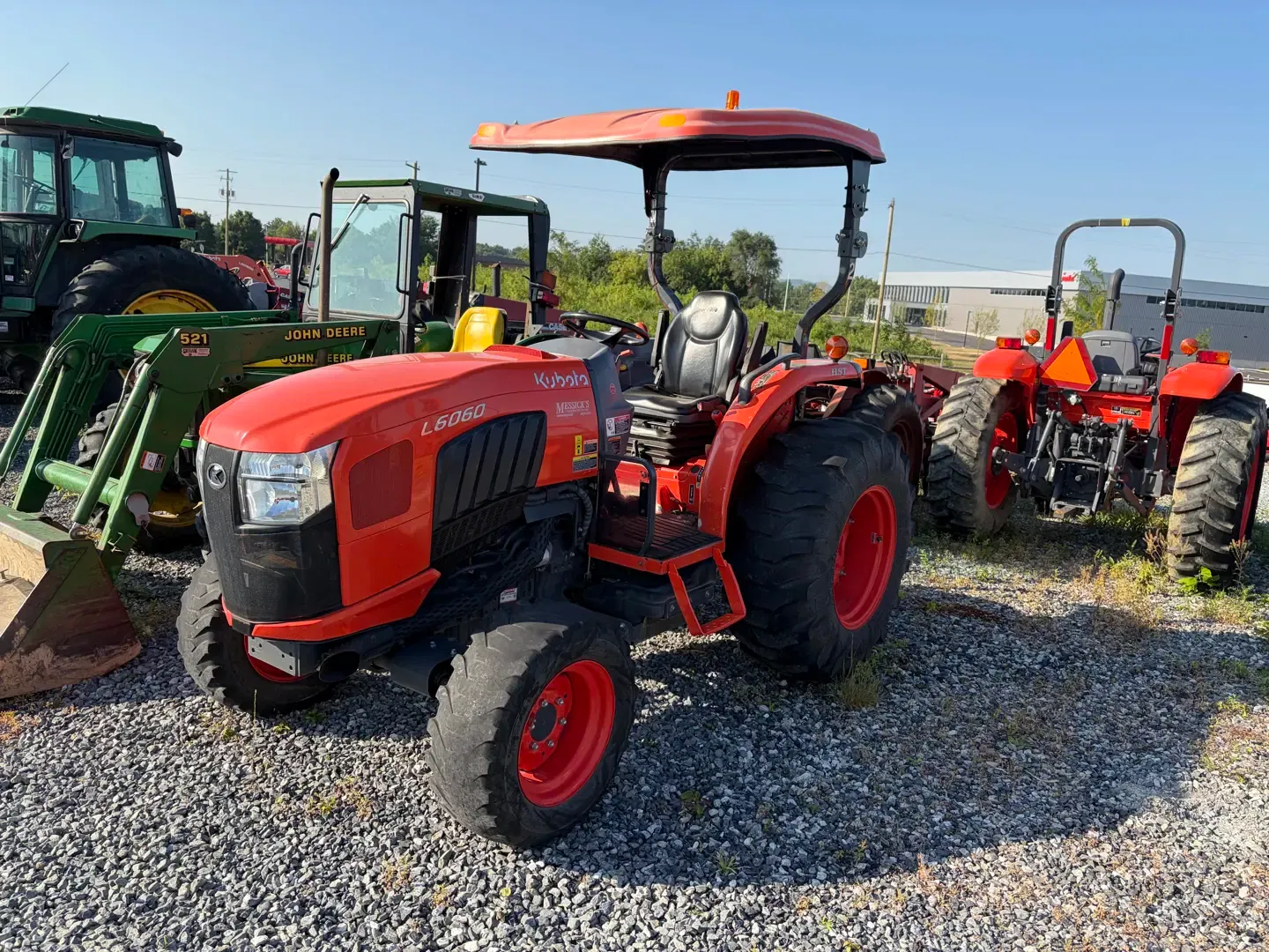 Kubota L6060HST Equipment Image0