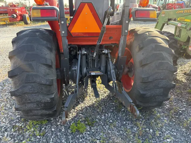 Image of Kubota L6060HST equipment image 3