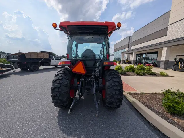Image of Kubota L6060HSTC equipment image 3