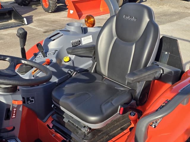 Image of Kubota L3560 equipment image 4