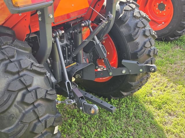 Image of Kubota L3560 equipment image 4