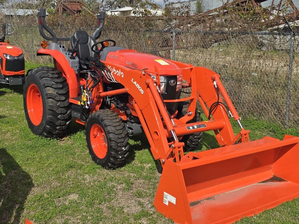 Image of Kubota L3560 Primary image