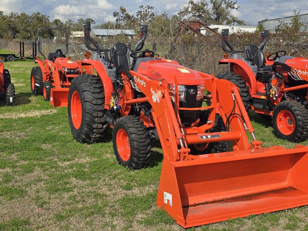 Image of Kubota L3560 Primary image