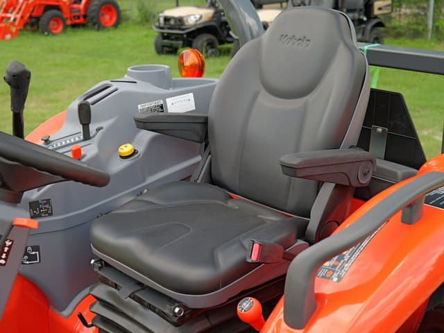 Image of Kubota L3560 equipment image 4