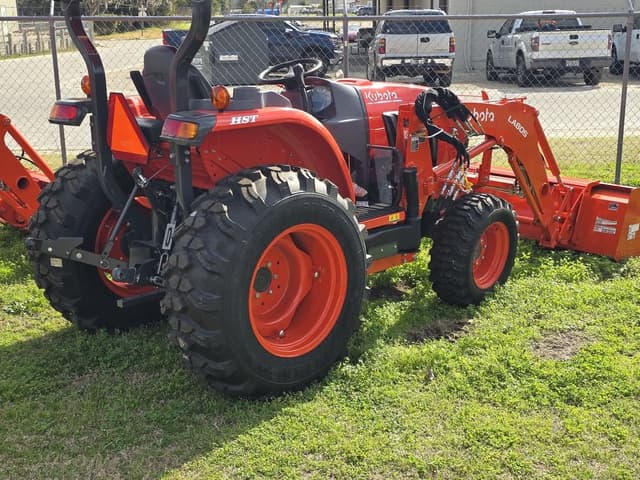 Image of Kubota L3560 equipment image 3