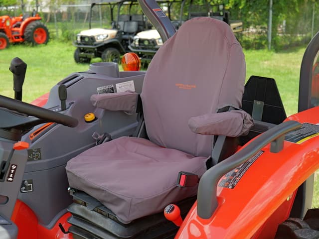 Image of Kubota L3560 equipment image 4