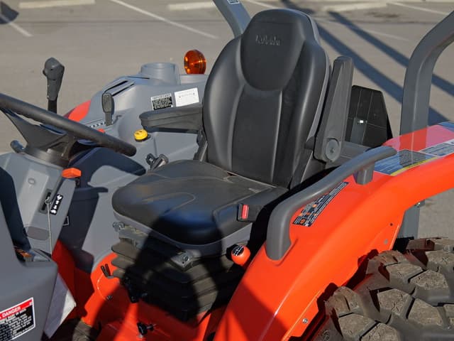 Image of Kubota L4060 equipment image 4