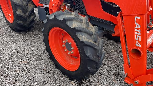 Image of Kubota M7060 equipment image 4