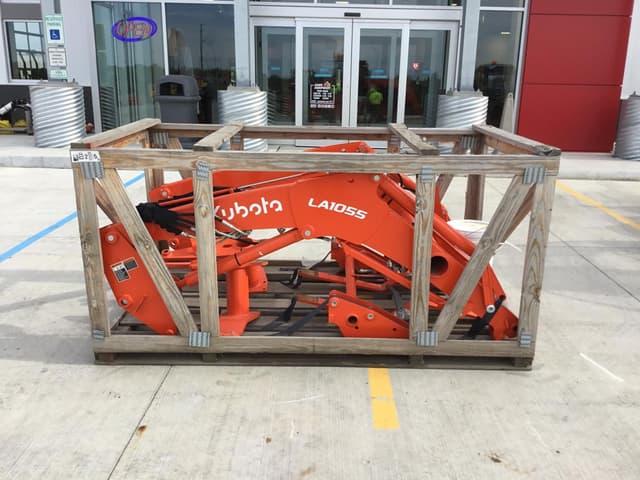 Image of Kubota LA1055 equipment image 1