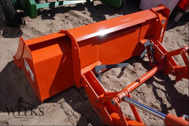 Image of Kubota LA1055 equipment image 2