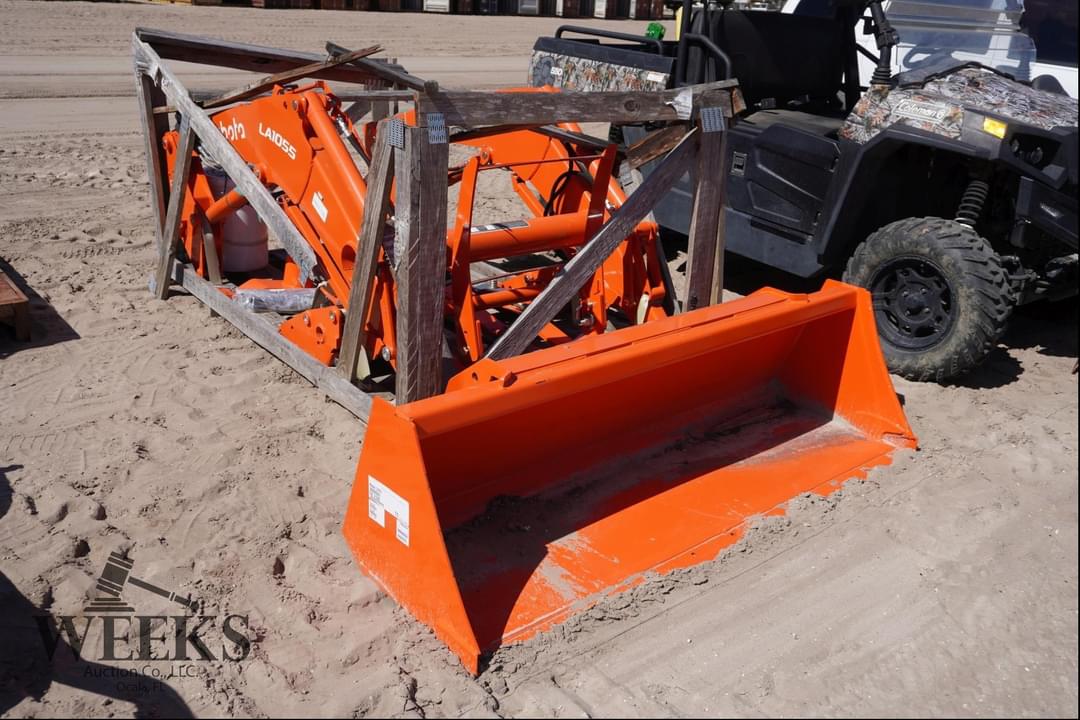 Image of Kubota LA1055 Primary image