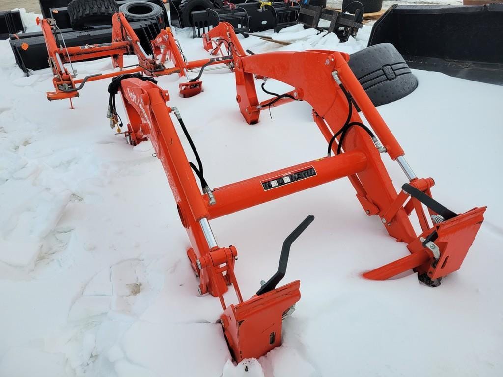 Kubota LA1065 Equipment Image0