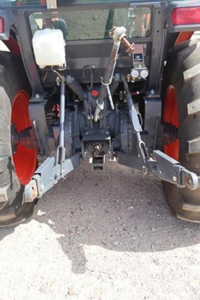 Image of Kubota MX6000HSTC equipment image 4