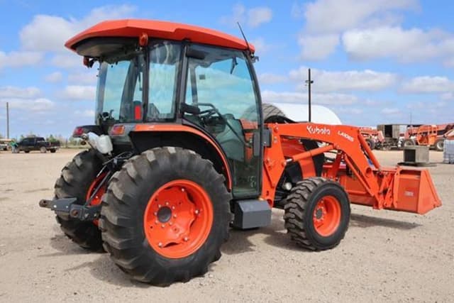 Image of Kubota MX6000HSTC equipment image 2