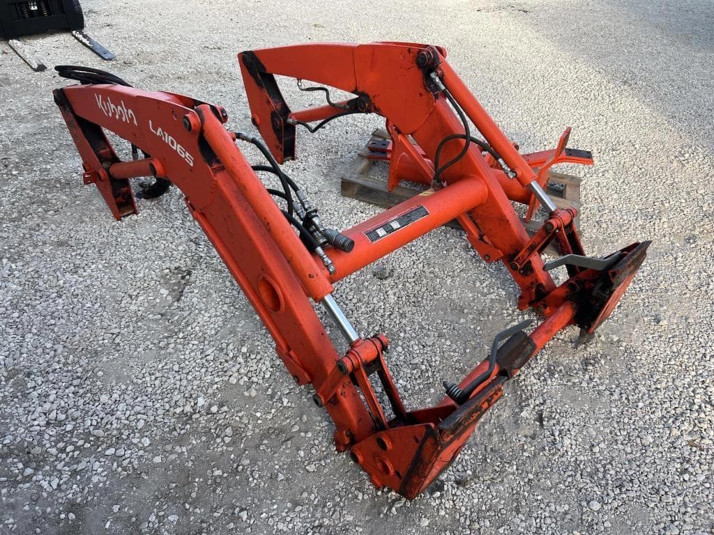 Image of Kubota LA1065 Image 1