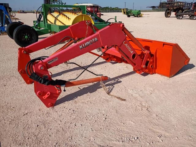 Image of Kubota LA1154 equipment image 3