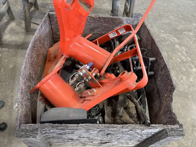 Image of Kubota LA1154 equipment image 4