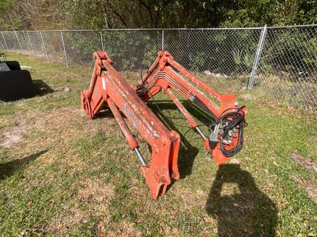 Image of Kubota LA1301S equipment image 1