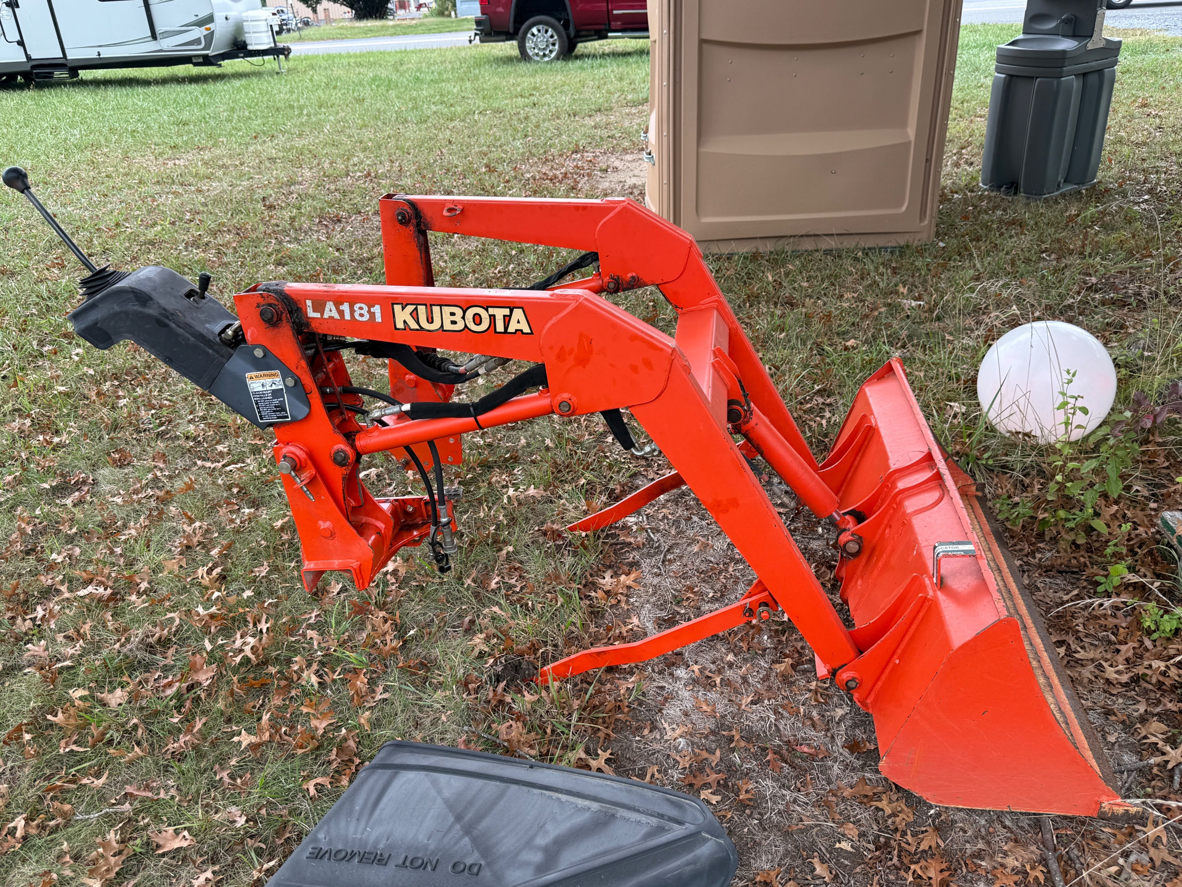 Kubota LA181 Equipment Image0