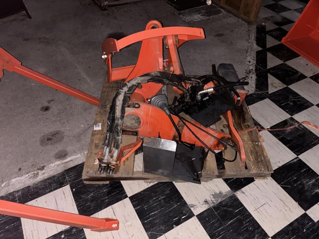 Image of Kubota LA1854 equipment image 3